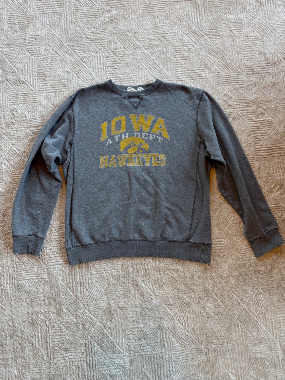 Blue 84 Iowa Hawkeyes Sweatshirt Distressed Crewneck Grey Large